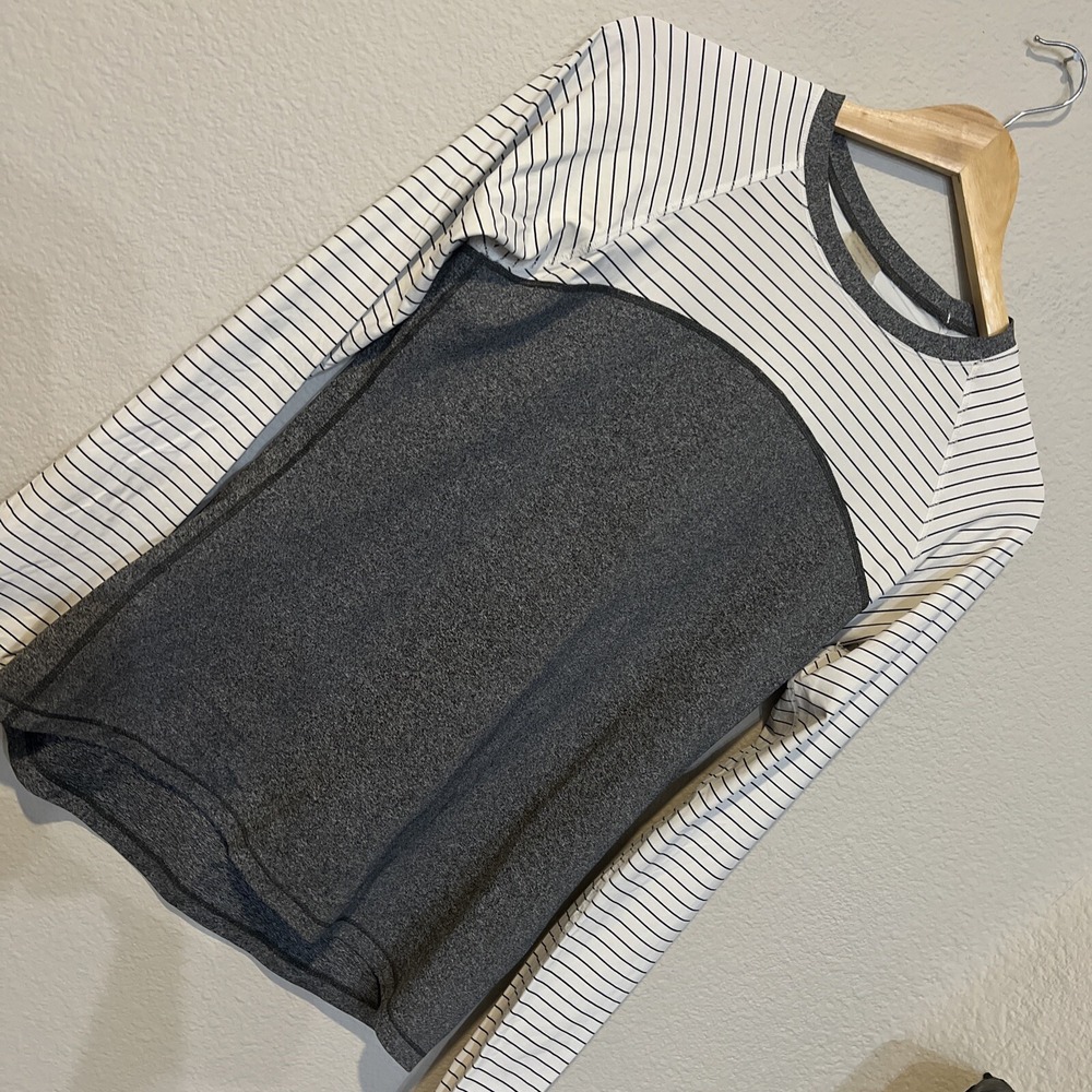 Calia Workout Top Ruched Cuffs Stripes L/Sleeve Crew Neck MEDIUM Raglan GRAY